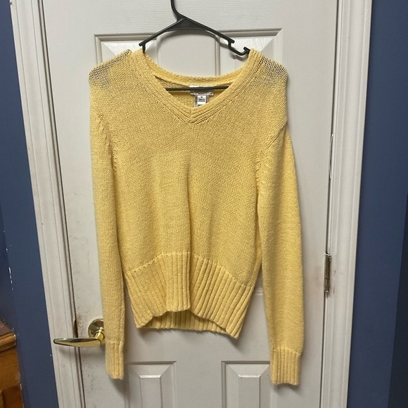 Talbots Sweaters - Talbots Yellow Gold Sweater Size Medium Open Crochet Button via-neck